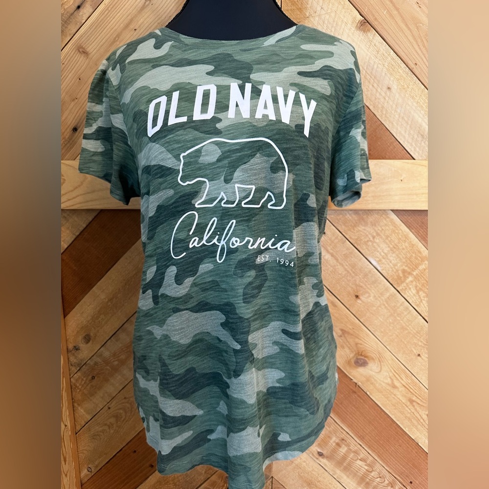 Old Navy Green Camo California Graphic Tee